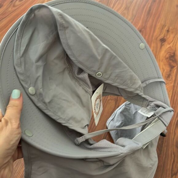 NWT Lc dolida extra large brim gray visor with neck panel - Picture 6 of 6